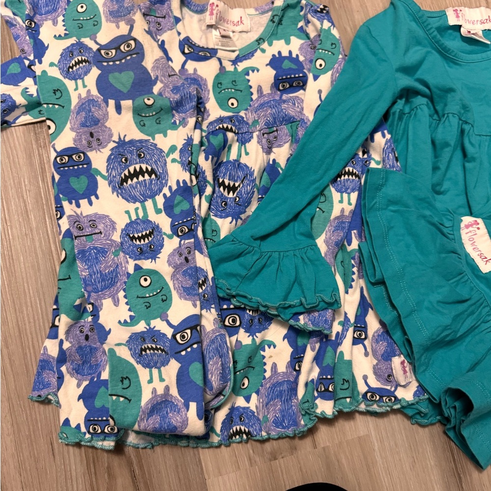 Cute ruffle outfit set girls